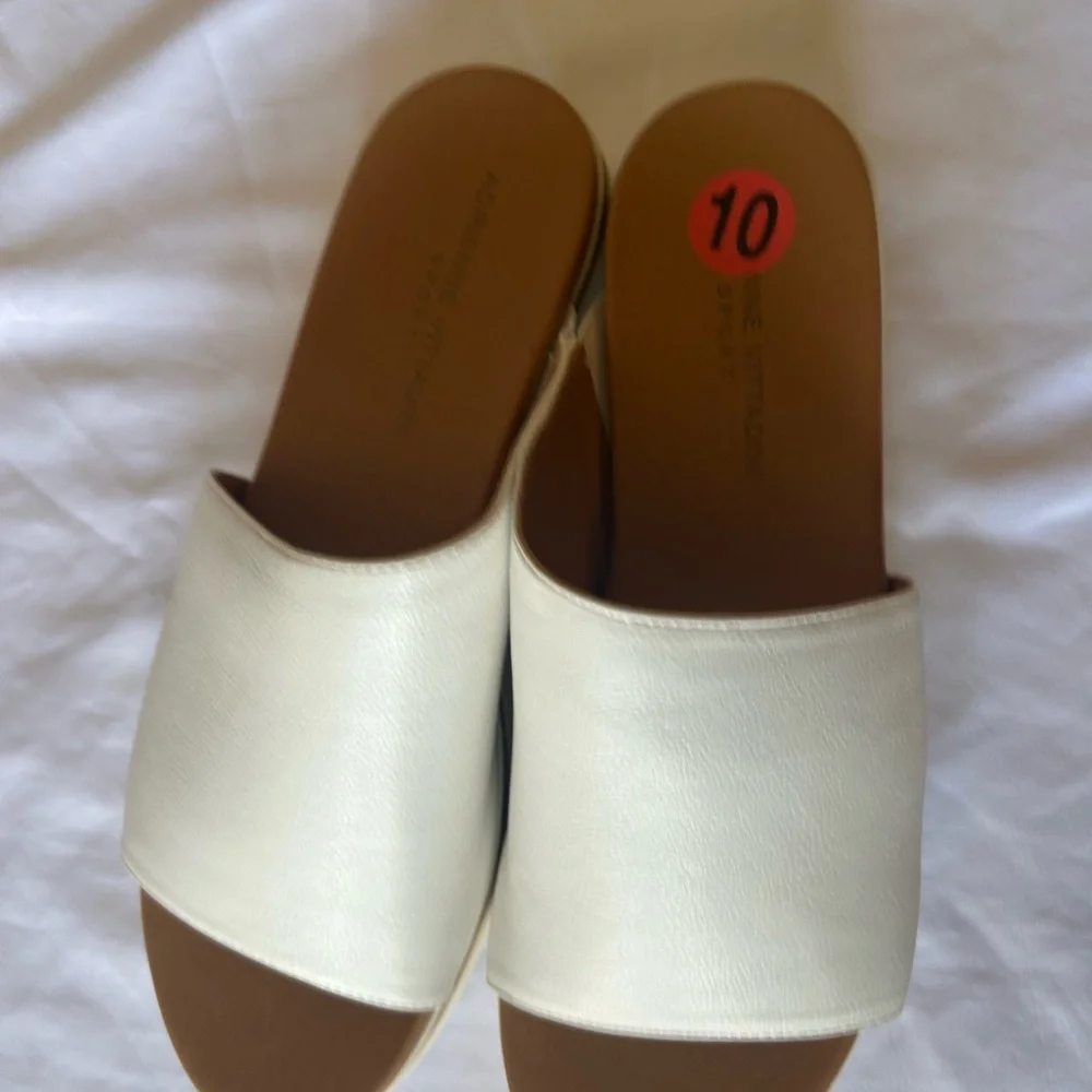 Adrienne Vittadini Sport Cream Platform Slide Sandals Size 10